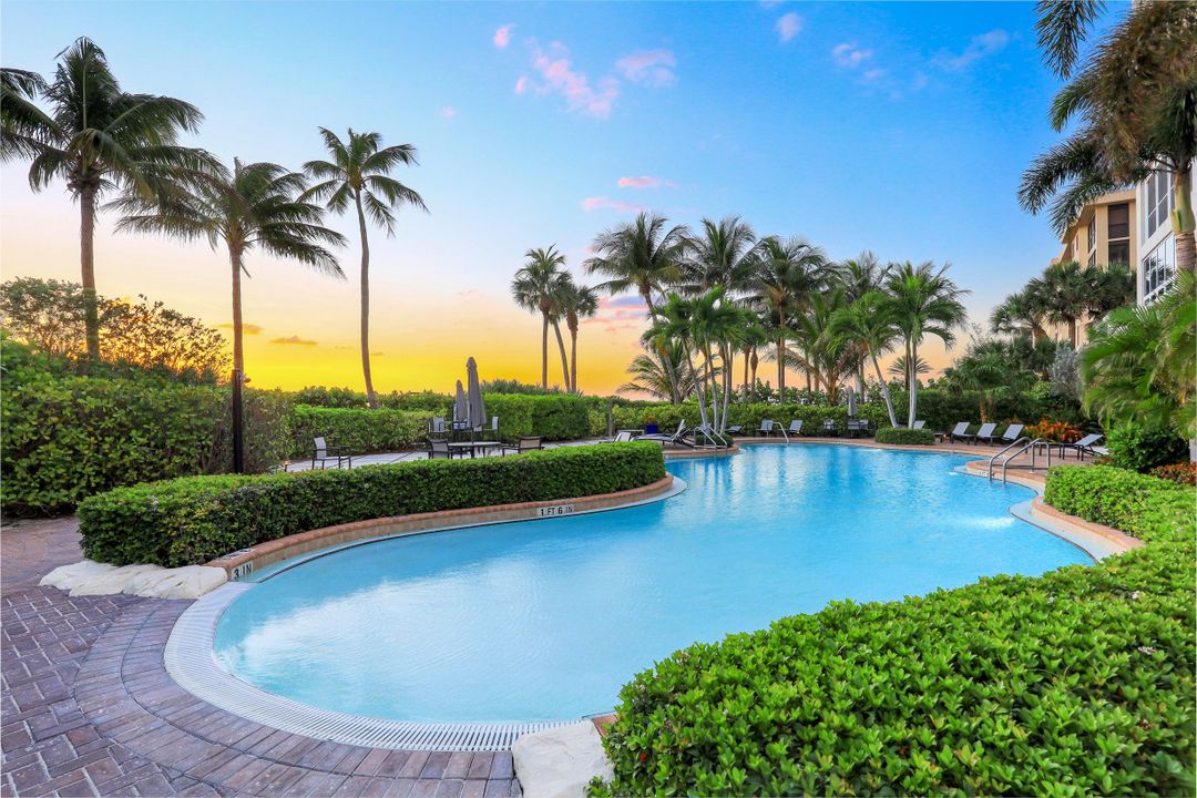 9235 Gulf Shore Dr #501, Naples, FL 34108