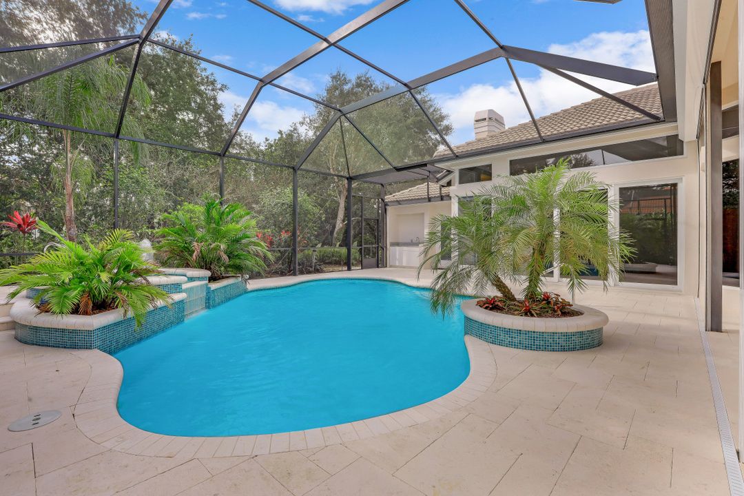 518 Wedgewood Way, Naples, FL 34119