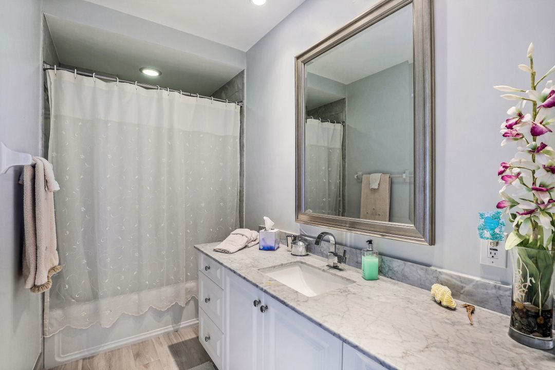 4811 Island Pond Ct #905, Bonita Springs, FL 34134