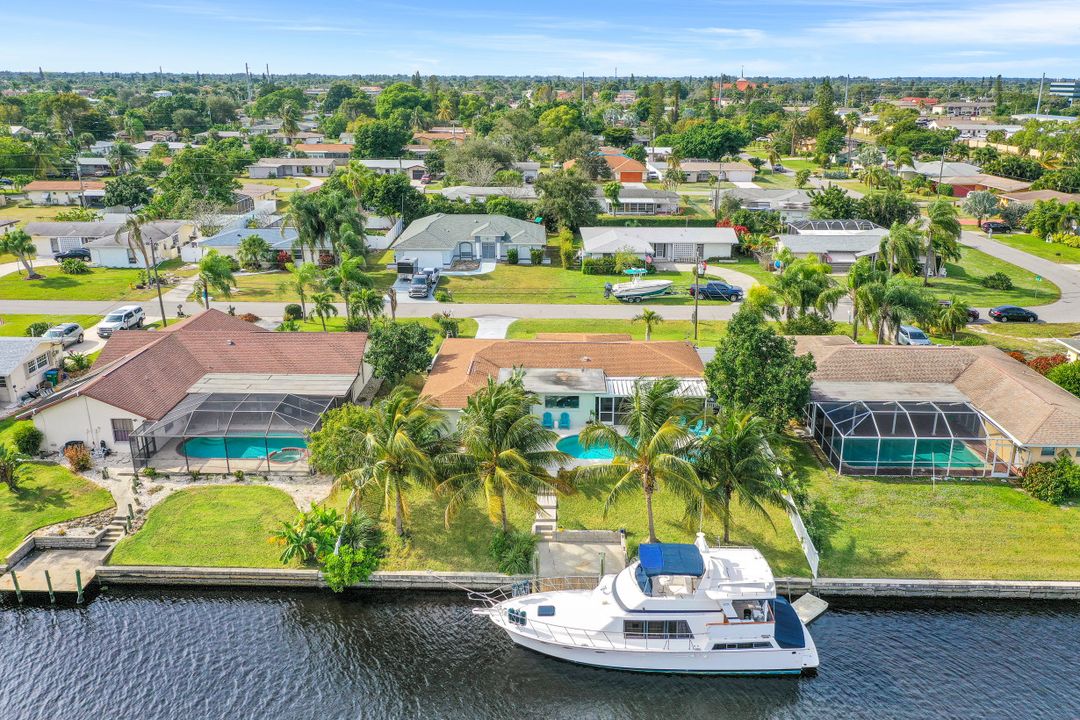 2625 SE 18th Ct, Cape Coral, FL 33904