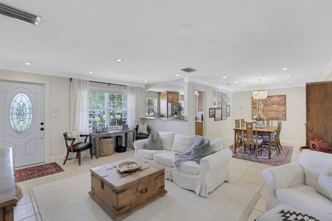 73 Wickliffe Dr, Naples, FL 34110