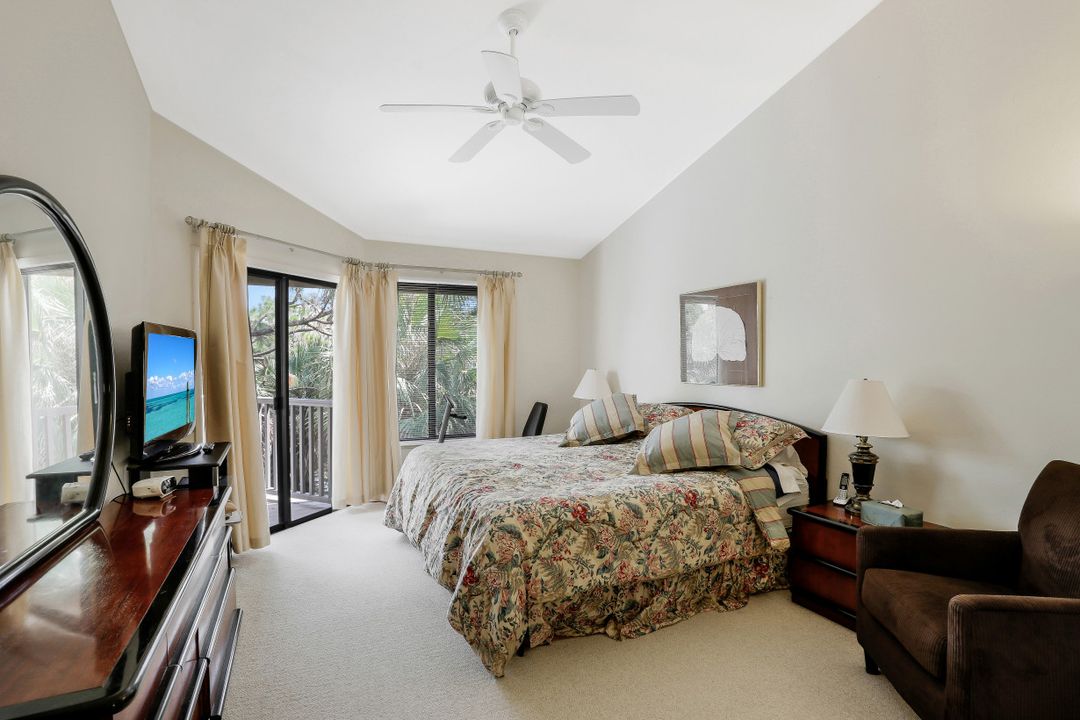 27006 Oakwood Lake Dr, Bonita Springs, FL 34134