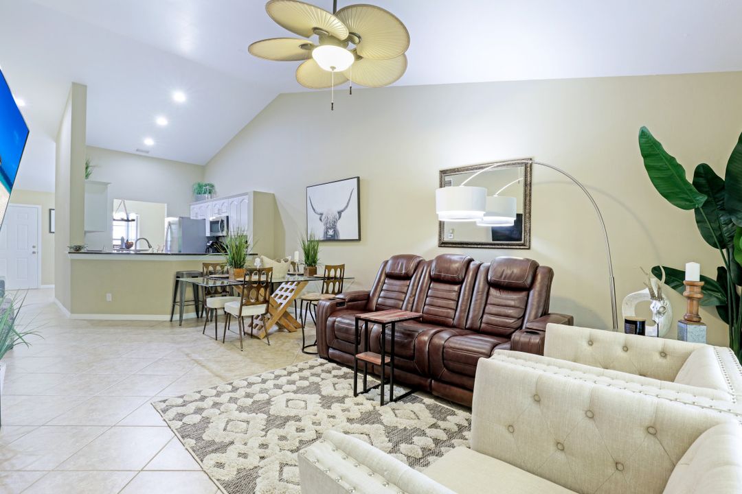 757 Wiggins Lake Dr #202, Naples, FL 34110