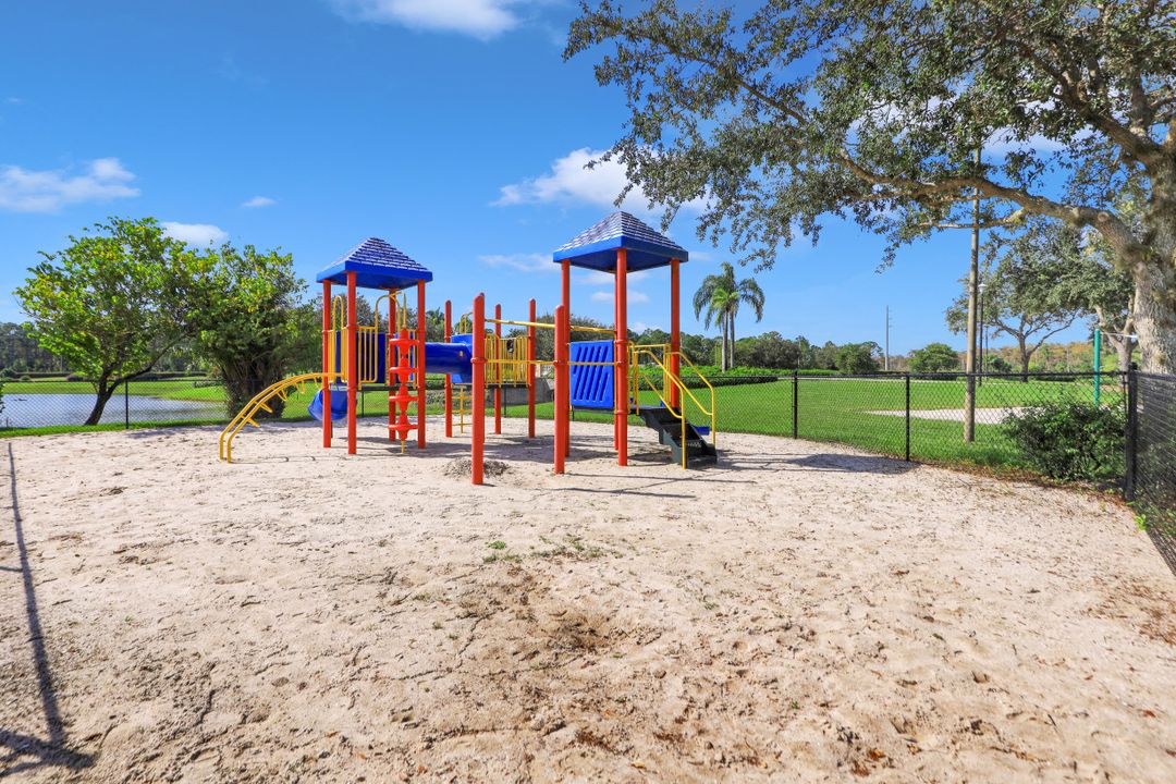 776 Grand Rapids Blvd, Naples, FL 34120