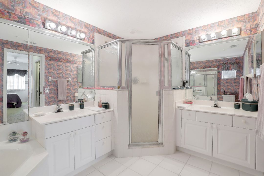 9060 Michael Cir #411, Naples, FL 34113