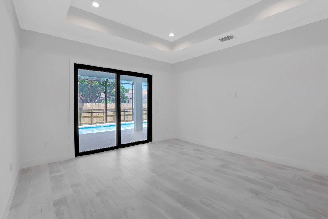 17 Tahiti Rd, Marco Island, FL 34145