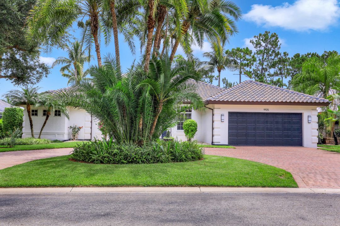 9925 Clear Lake Cir, Naples, FL 34109