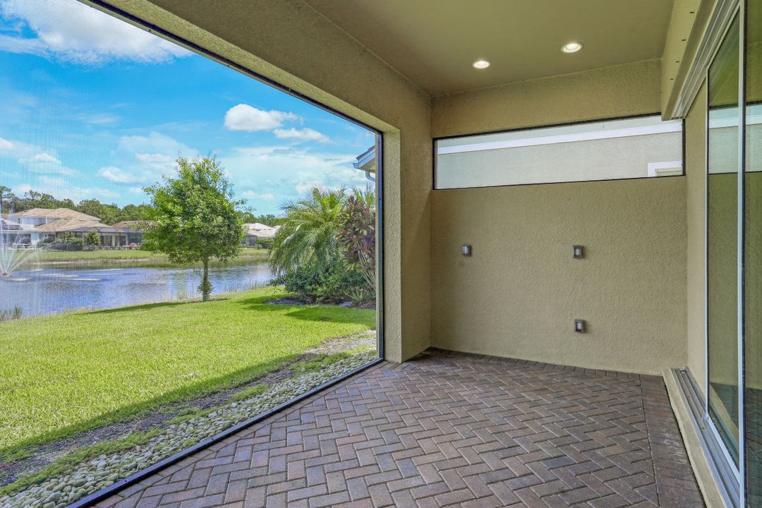 3271 Pilot Cir, Naples, FL 34120