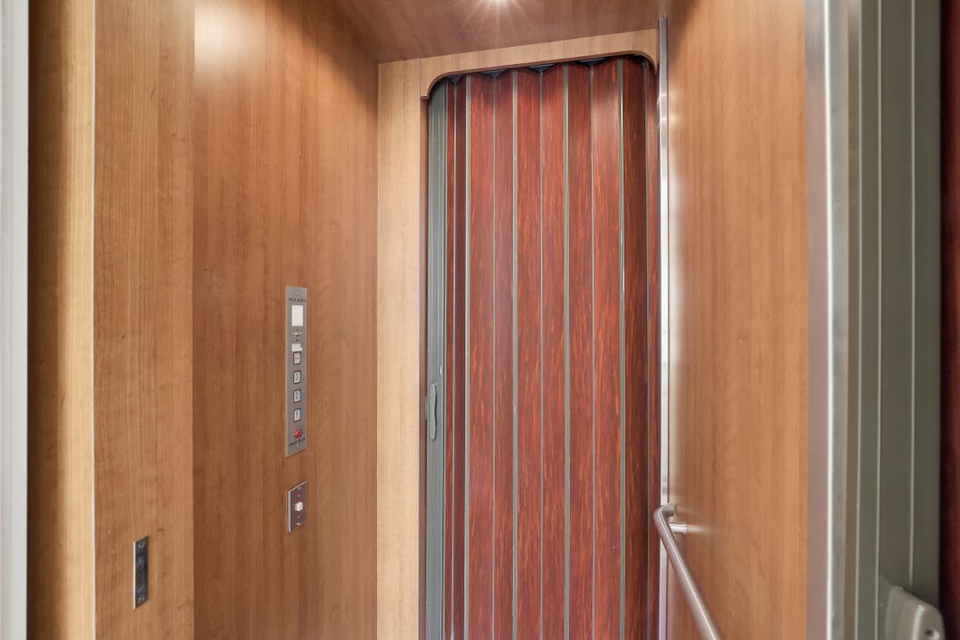 1001 10th Ave S #F3, Naples, FL 34102