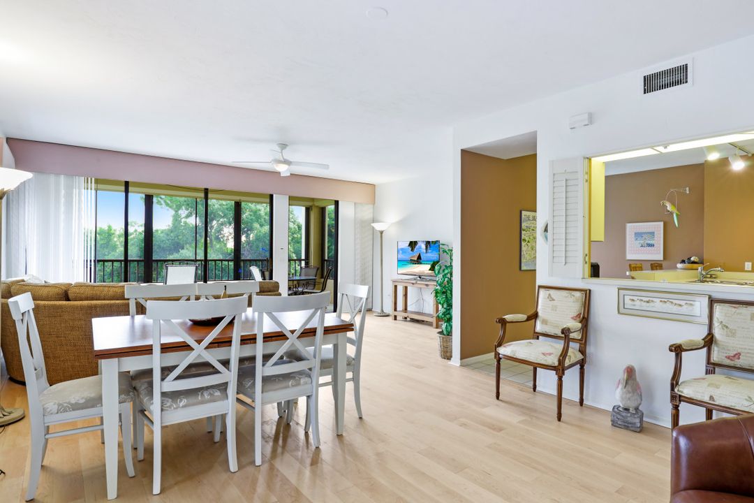 6500 Valen Way #305A, Naples, FL 34108