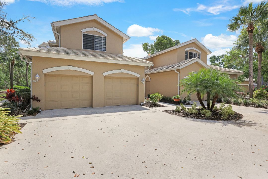 24820 Lakemont Cove Ln #201, Bonita Springs, FL 34134