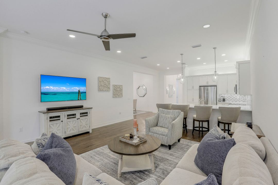 13395 Silktail Dr, Naples, FL 34109