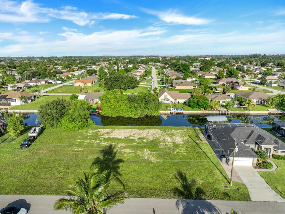 318 SE 5th Ave, Cape Coral, FL 33990