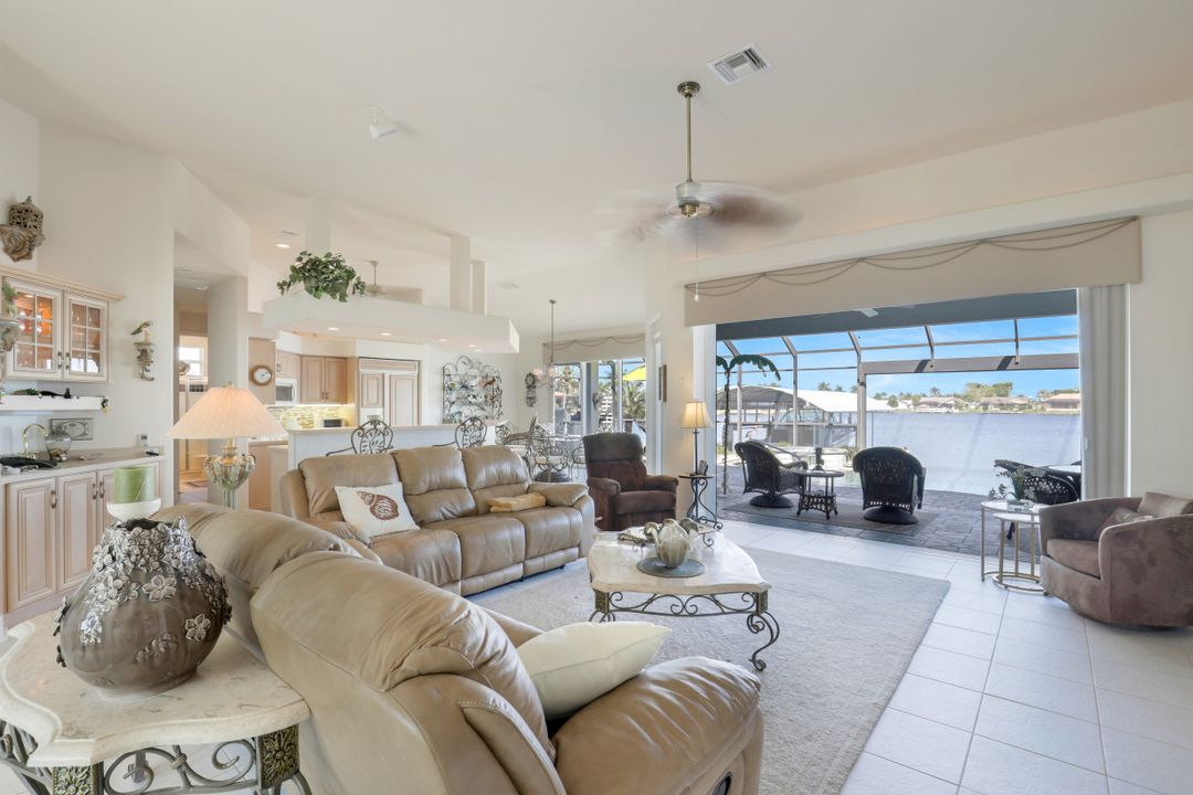 5219 SW 5th Pl, Cape Coral, FL 33914