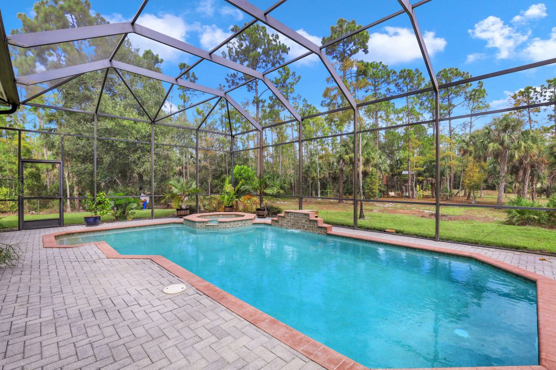 562 14th St SE, Naples, FL 34102