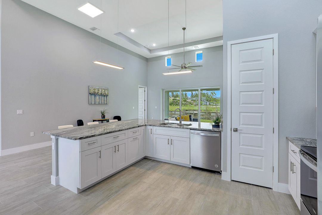 1425 SW 24th St, Cape Coral, FL 33991