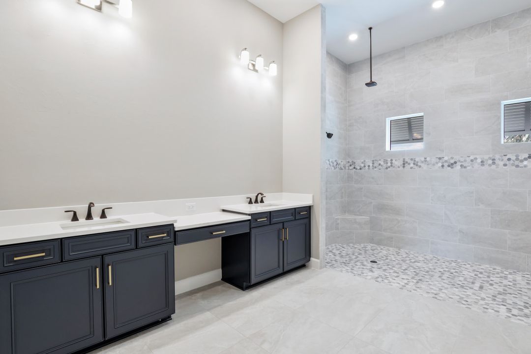 11430 Canal Grande Dr, Fort Myers, FL 33913