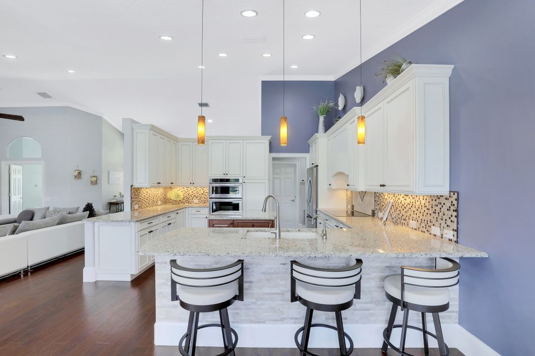 8172 Lowbank Dr, Naples, FL 34109