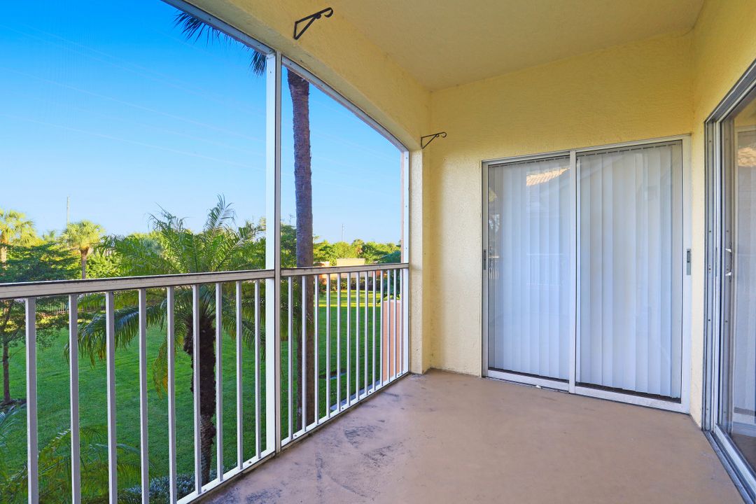 6481 Aragon Way #203, Fort Myers, FL 33966