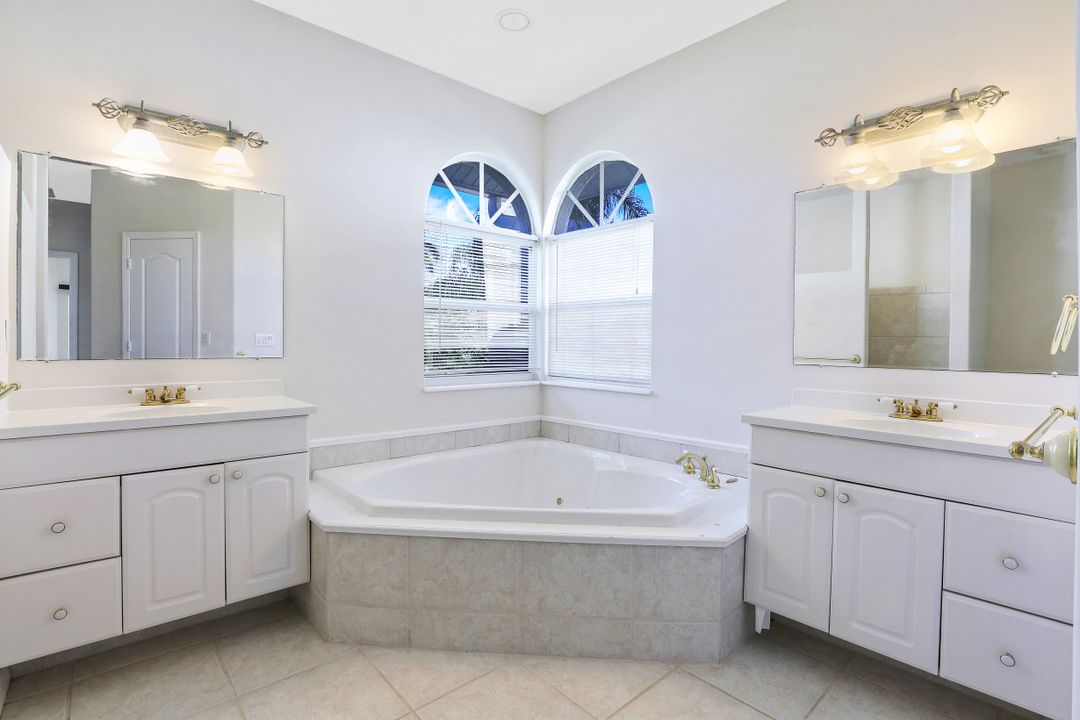 419 Richards Ct, Marco Island, FL 34145