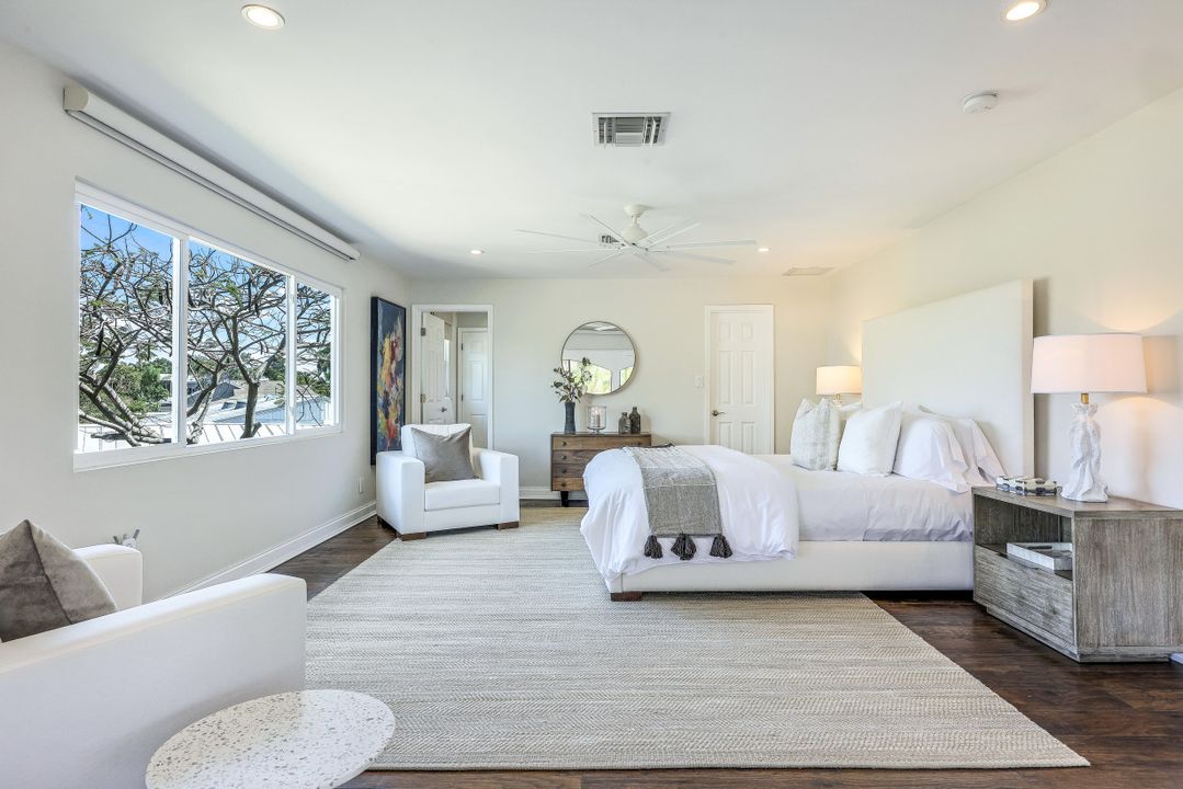 2631 Shoreview Dr, Naples, FL 34112