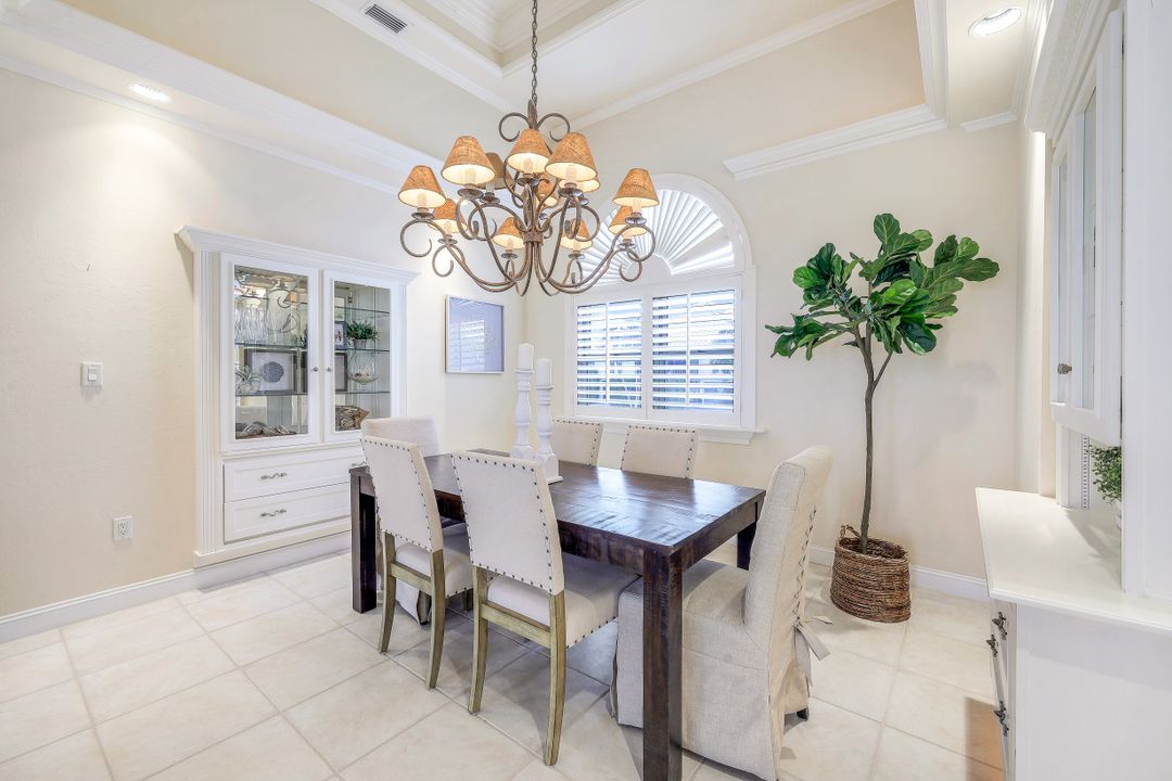 690 Pelican Ct, Marco Island, FL 34145