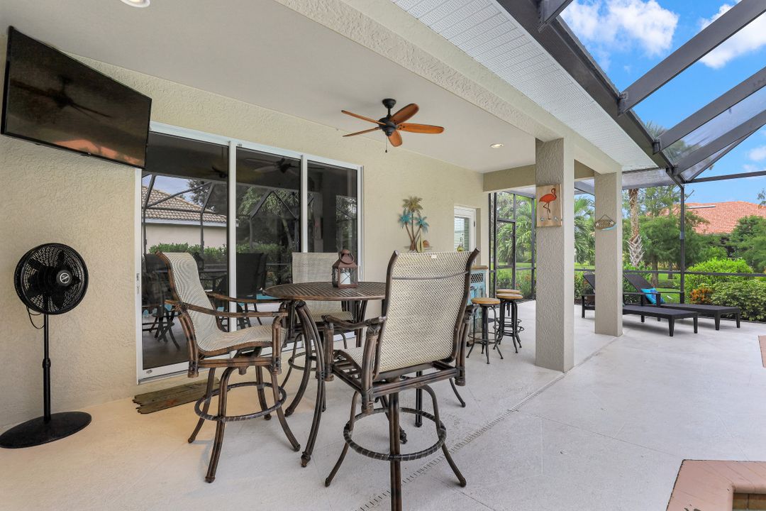 10621 Sir Michaels Pl Dr, Bonita Springs, FL 34135