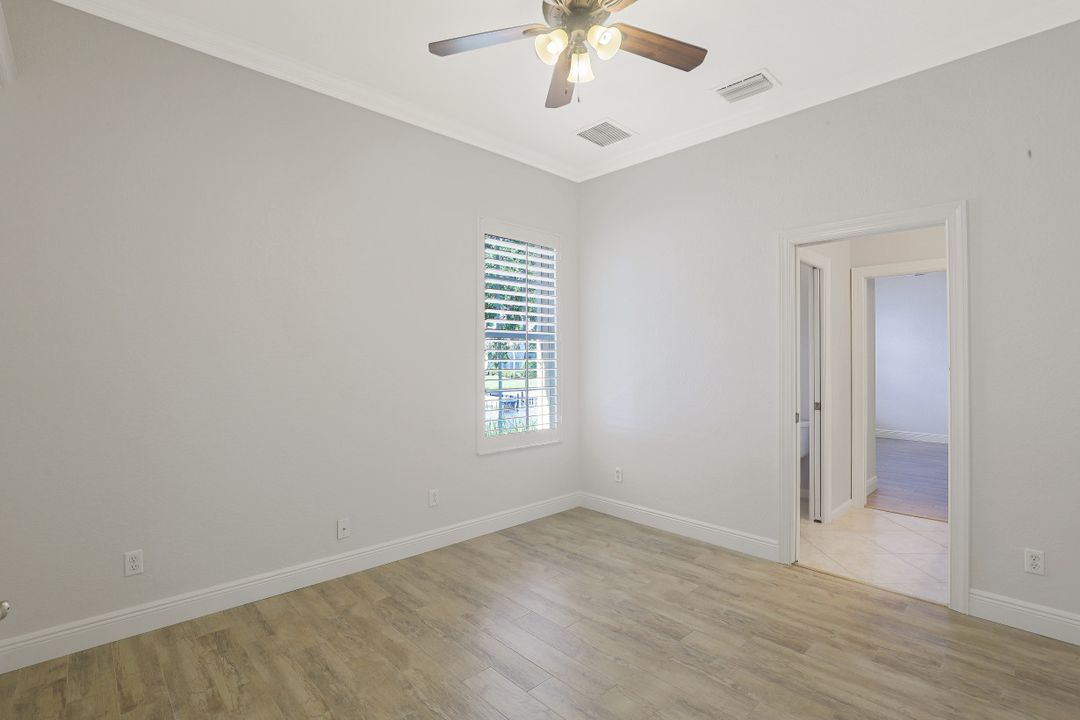 8826 Spinner Cove Ln, Naples, FL 34120