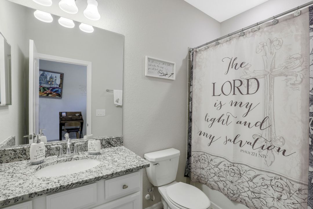 9460 Foxglove Ln, Naples, FL 34120