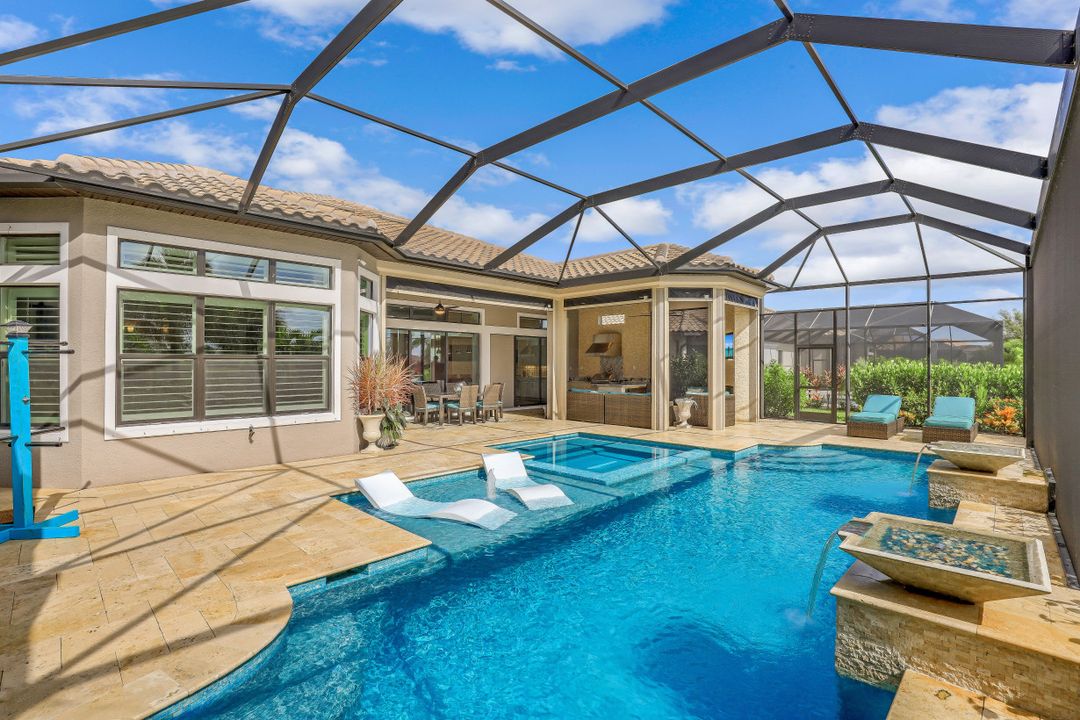 9392 Rapallo St, Naples, FL 34119