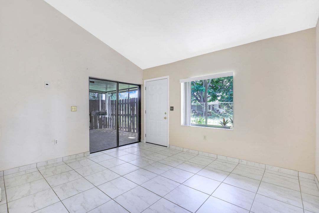 8815 Somerset Blvd, Fort Myers, FL 33919