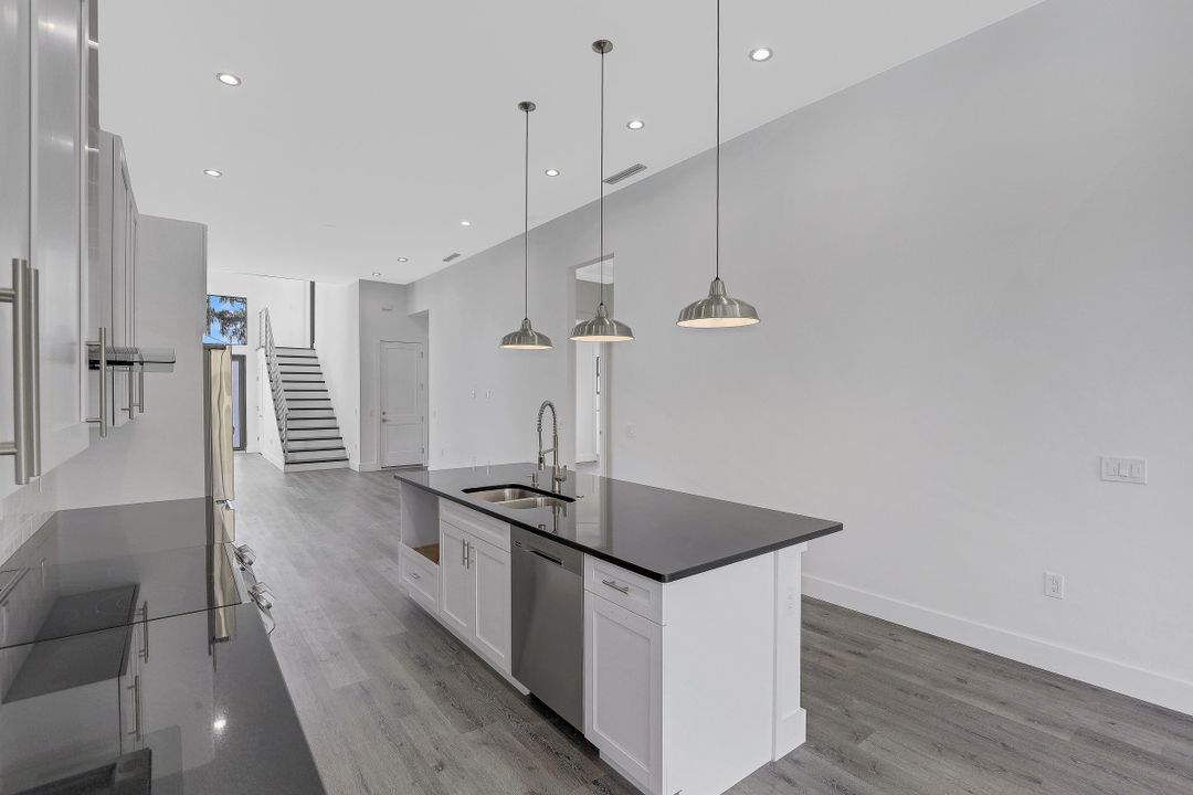 3013 Lunar St, Naples, FL 34112