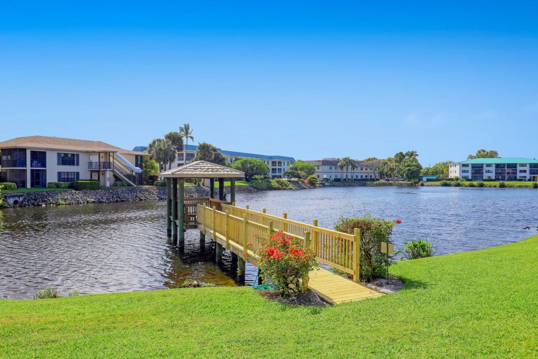 3150 Binnacle Dr #319, Naples, FL 34103