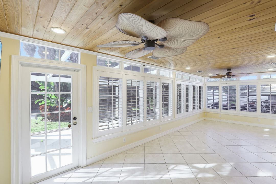 710 95th Ave N, Naples, FL 34108