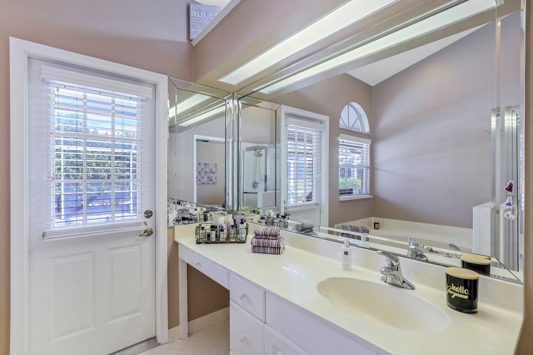 1812 Piccadilly Circus, Naples, FL 34112