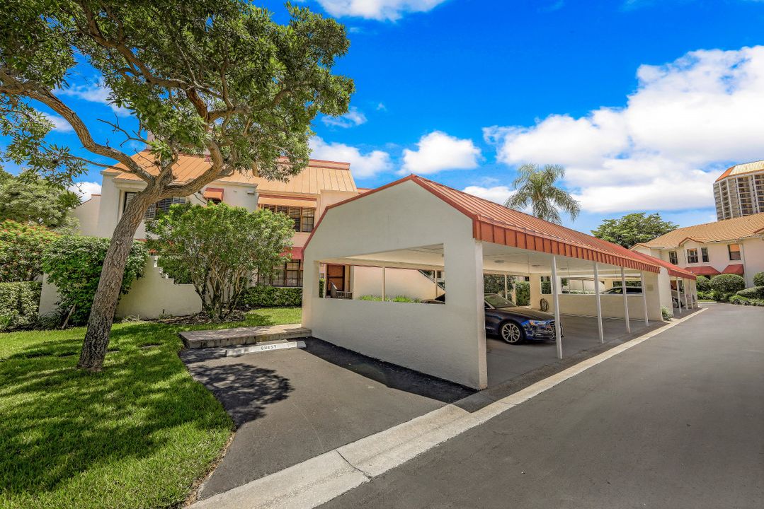 523 Serendipity Dr #523, Naples, FL 34108