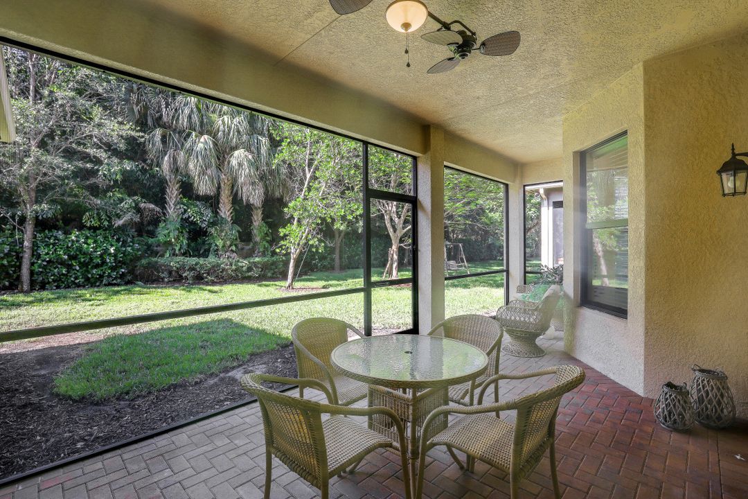 3183 Pacific Dr, Naples, FL 34119