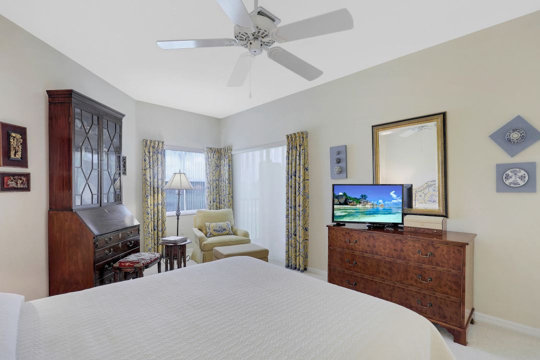 220 Vintage Cir #205, Naples, FL 34119