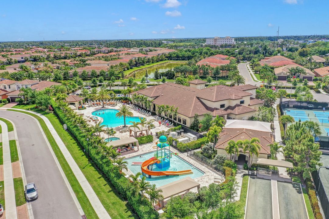 13486 Sumter Ln, Naples, FL 34109