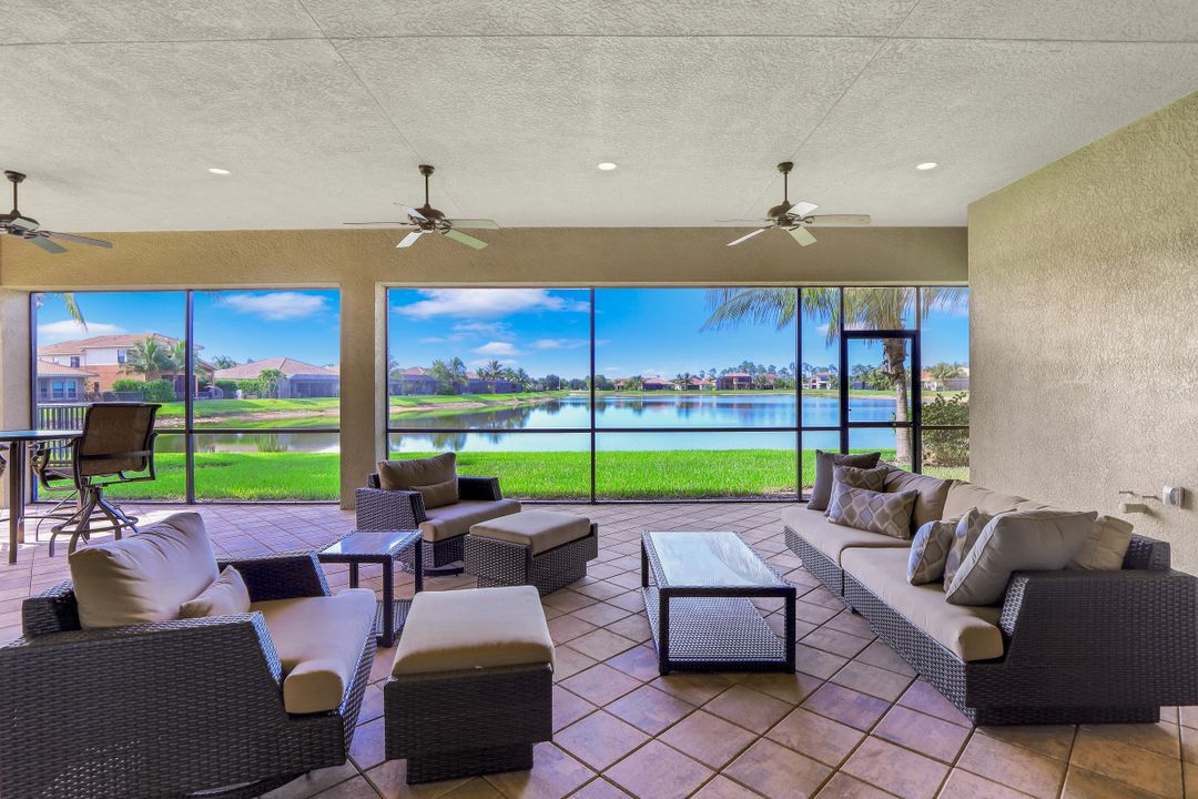 2915 Cinnamon Bay Cir, Naples, FL 34119