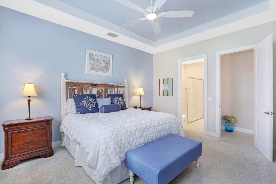 8458 Sevilla Ct, Naples, FL 34114