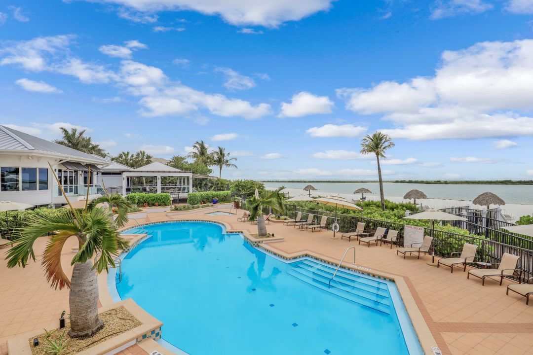 381 Gumbo Limbo Ln, Marco Island, FL 34145