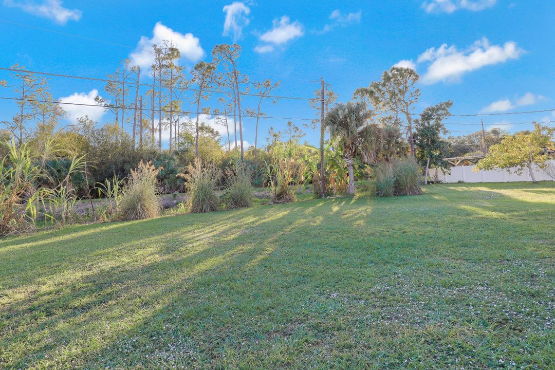 5250 Texas Ave, Naples, FL 34113