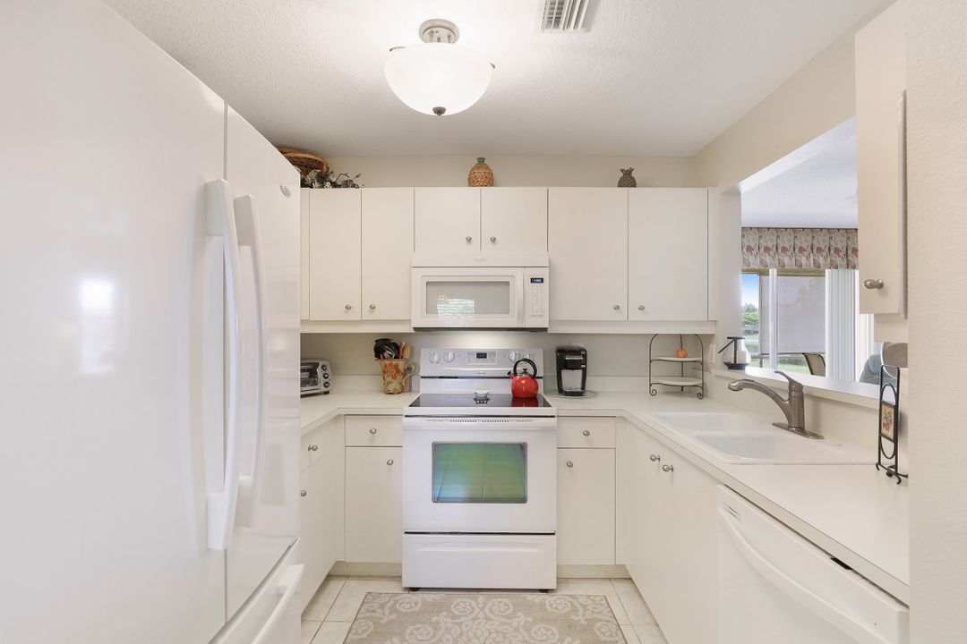 6680 Huntington Lakes Cir #102, Naples, FL 34119