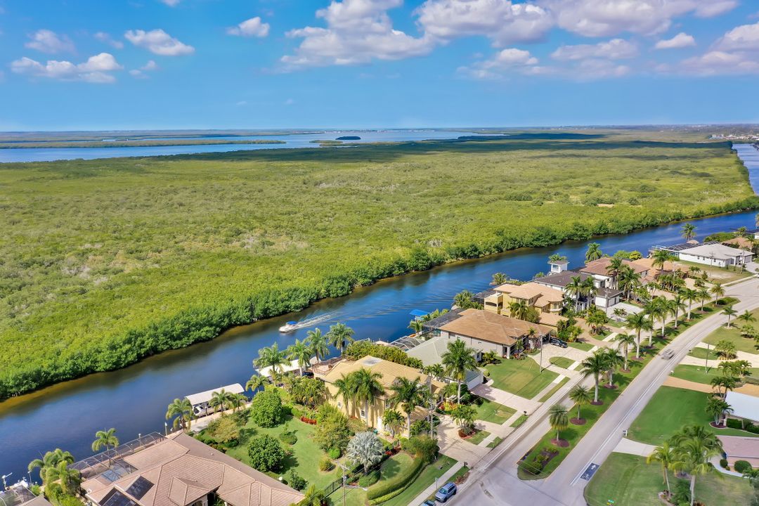 3840 Surfside Blvd, Cape Coral, FL 33914