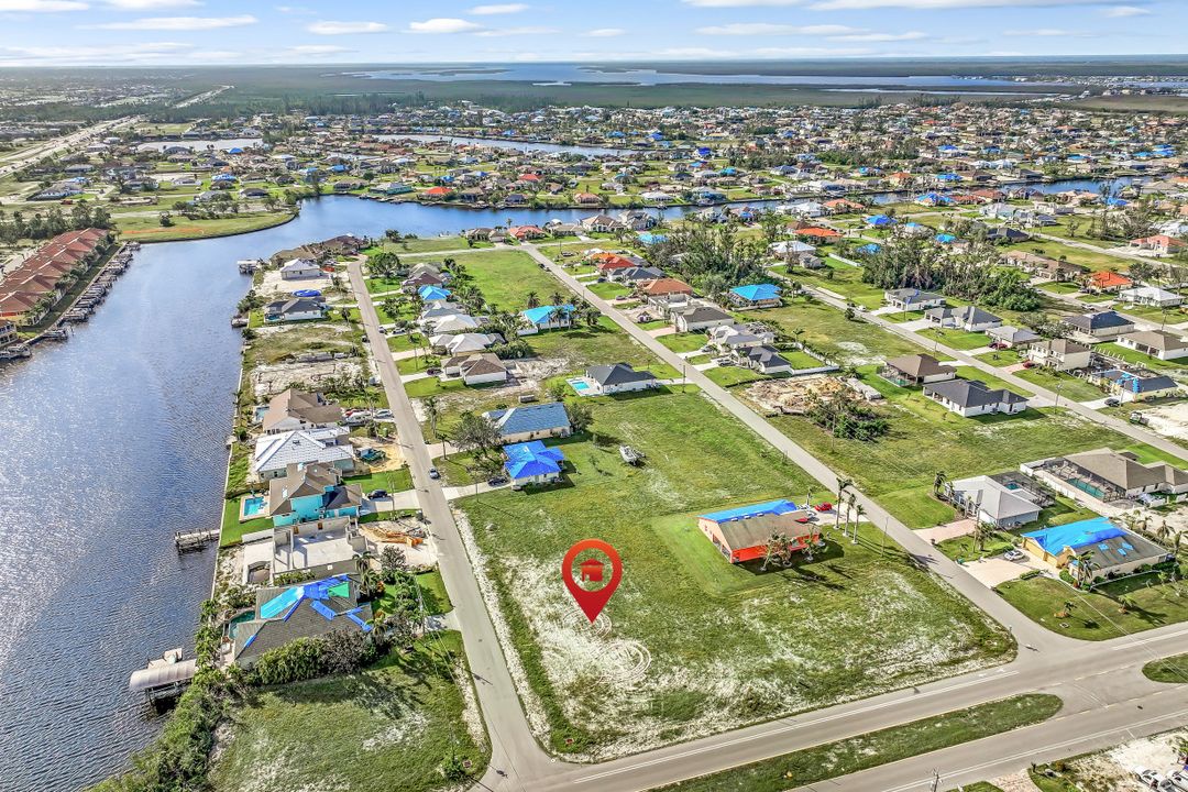 10 SW 33rd Ave, Cape Coral, FL 33991