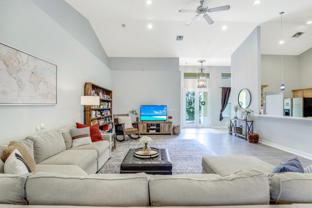 180 23rd St NW, Naples, FL 34120