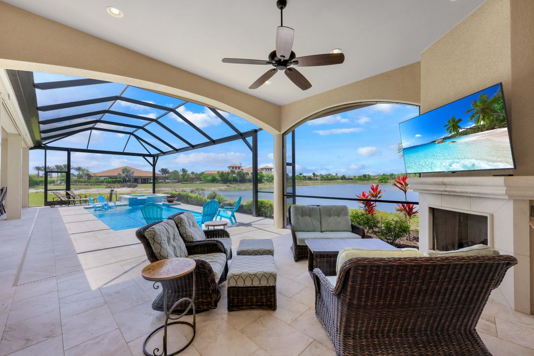 9004 Sorreno Ct, Naples, FL 34119