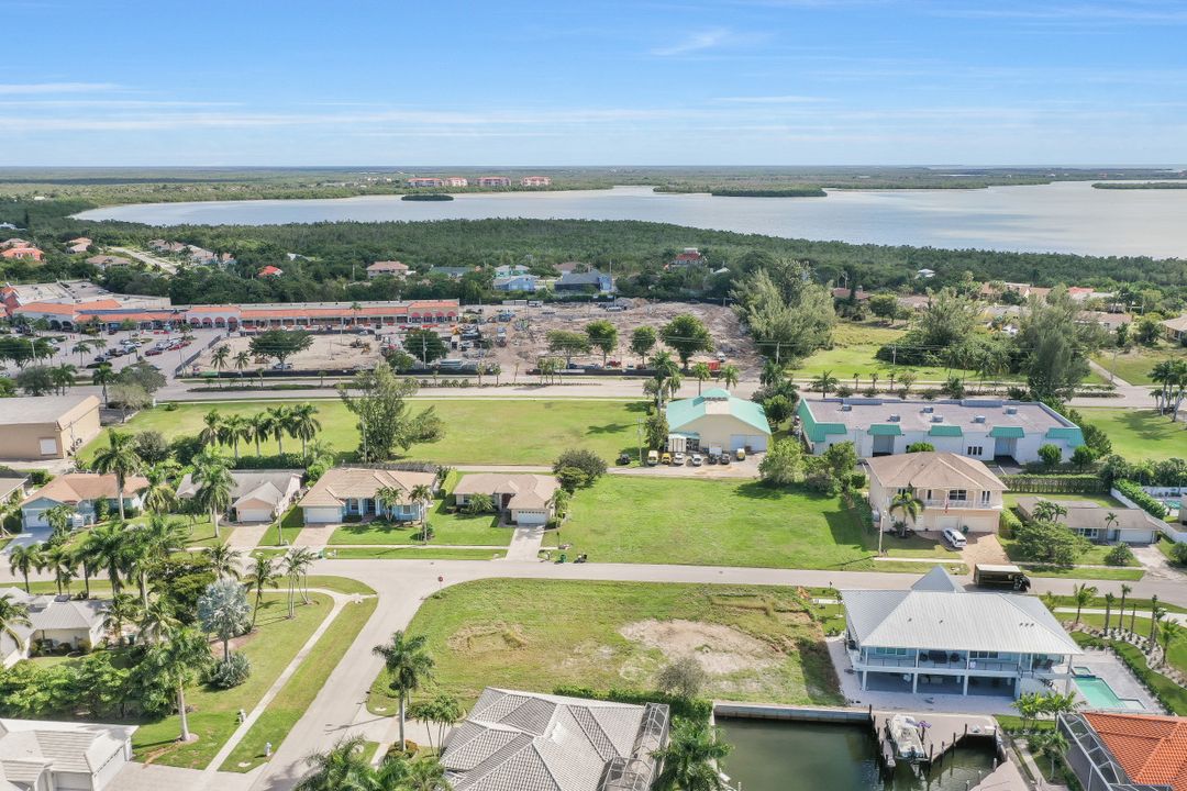1741 Bounty Ct, Marco Island, FL 34145