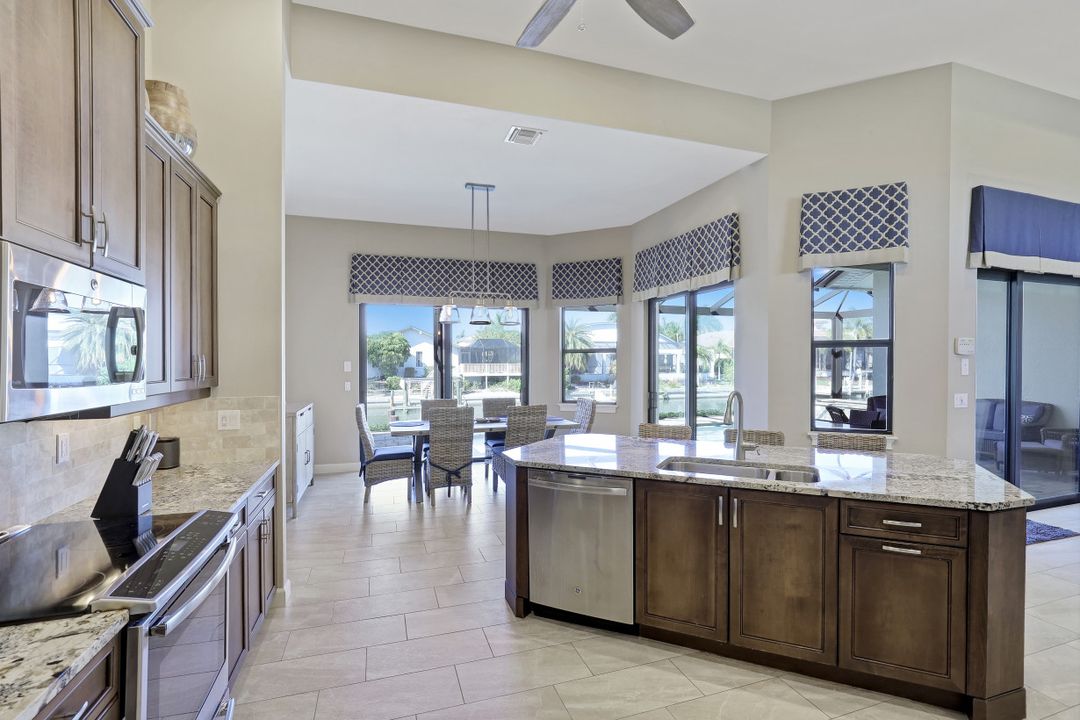 535 Spinnaker Dr, Marco Island, FL 34145